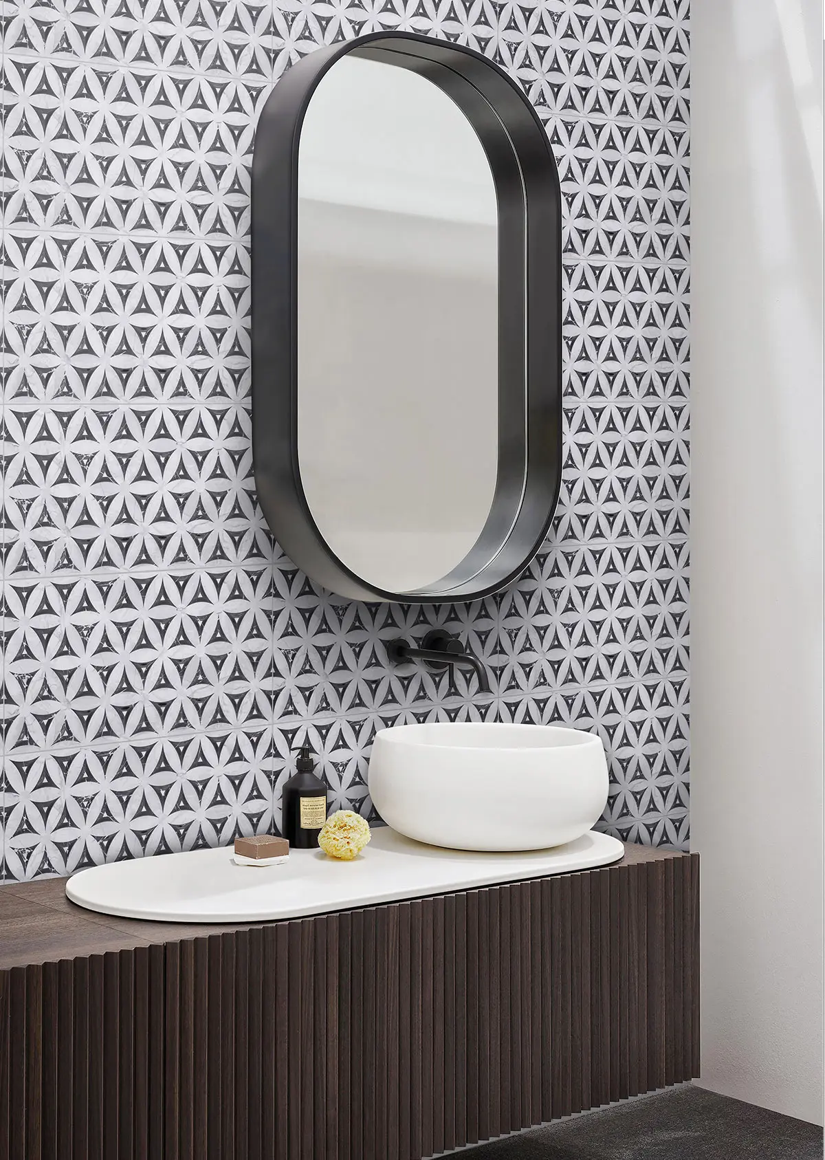 decorado-de-ceramica-amora-black-3_8102.webp