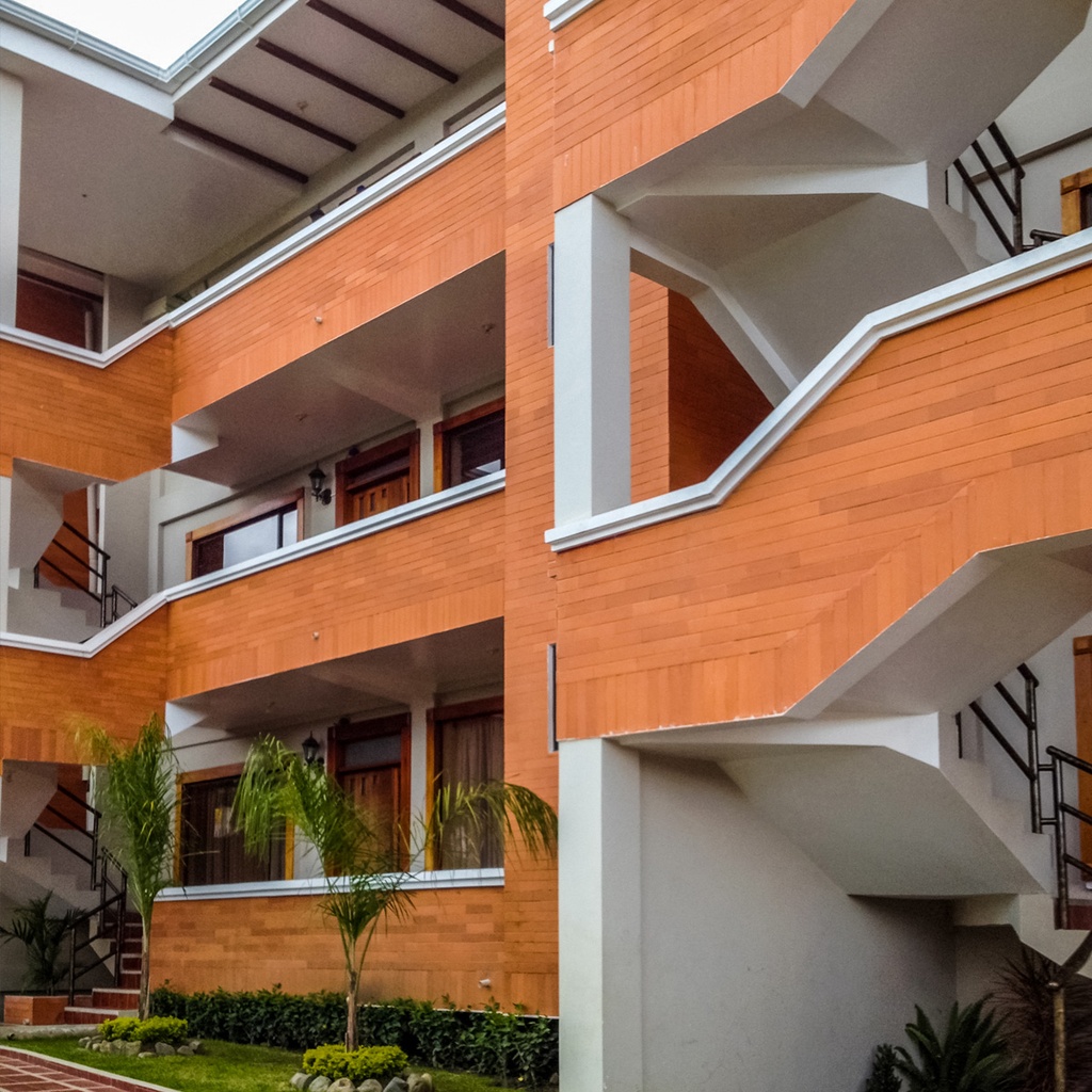 Enchape Caravista Lisa Natural DECORTEJA 25.5x7CM por 1m²